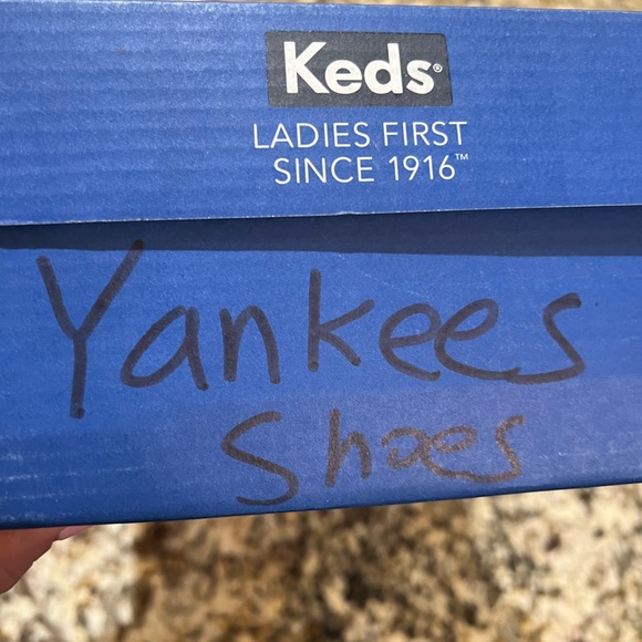 MLB White New York Yankees Canvas Sneakers sz 10 - Picture 4 of 8